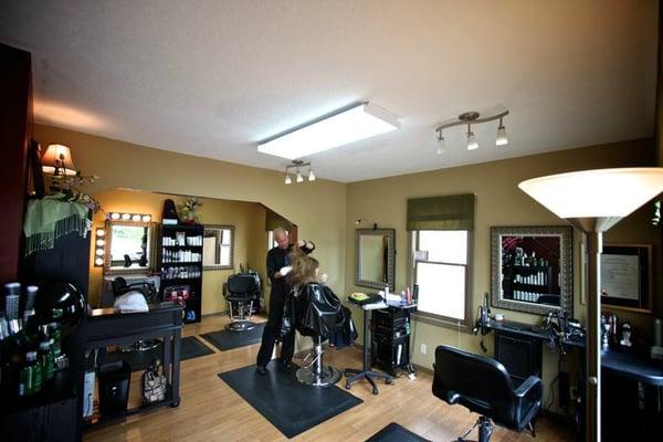 Tangles Full Service Salon