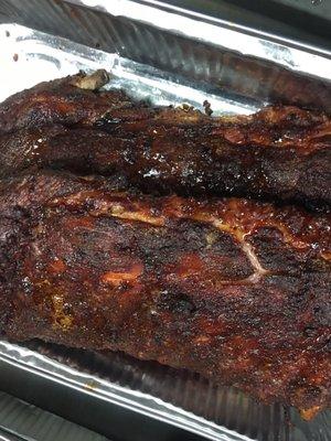 Tender smoked ribs ready to eat