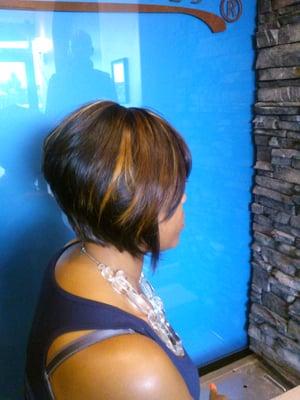 Crescent moon shape bob,w/sun ray highlites.