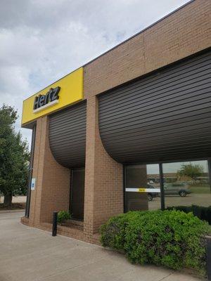 Hertz Car Rental - Oklahoma City - Northwest Expressway HLE