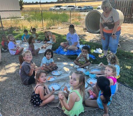 Picnics outside