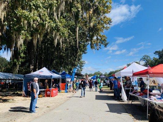 GOSF 2019 - The different pathways are lined with vendors.