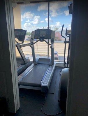 Cardio Room 2: Treadmill, Elliptical