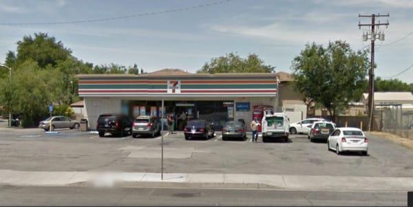 This is the front of the 7-Eleven on 44156 Sierra Hwy