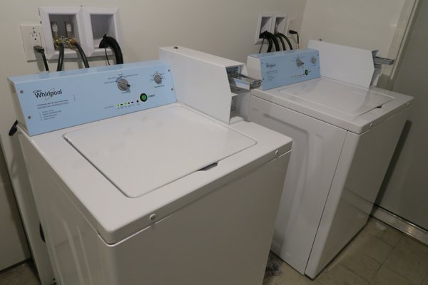 Coin-Op laundry room (wash pods/ dryer sheets provided!)