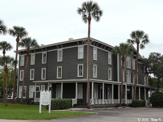 The less-ornate and more functional version of Victorian architecture in the Longwood Historic district.