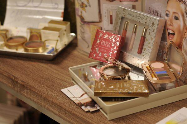 Jane Iredale Holiday Makeup