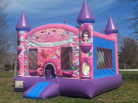 Princess Castle Bouncer w/Basketball Hoop inside