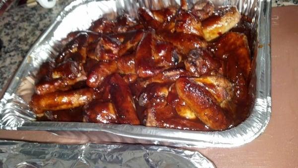 smoked wings with sauce