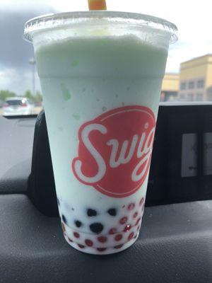 So ono!! Thai coconut boba smoothie with strawberry, passion fruit and tapioca pearls