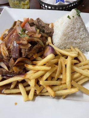 Lomo Saltado De Carne