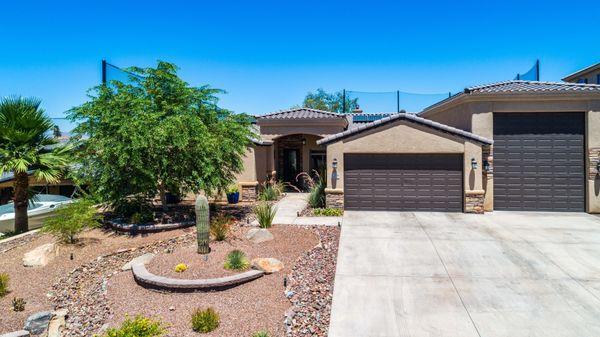 Great home located on the golf course in Lake Havasu City. Asking 1.3 million call me for a viewing.