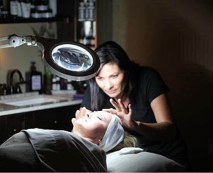 Lux Skin Spa - Facials, Chemical peels, Oxygen infusion facials, Microdermabrasion,    Dermaplaning, Photolight Therapy.