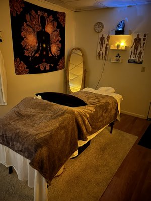 Massage table