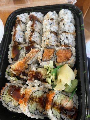 3 rolls (shrimp tempura, spicy crunchy salmon, eel avocado)