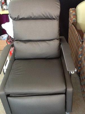 RECLINER REUPHOLSTERED