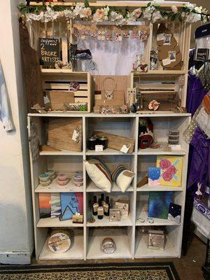 Jewelry, oak boards, jelly etc... from local artists