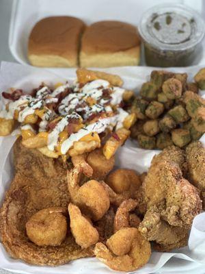 Xl platter with loaded fries