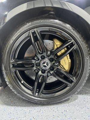 Complete color change on wheels via powdercoating to gloss black + brake calibers painting custom gold