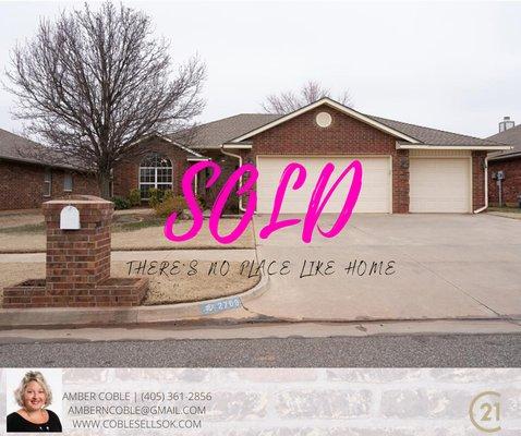 Great home in Moore with a enclosed Florida Room. Sellers Agent