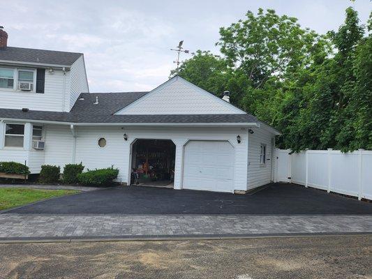 New driveway with apron