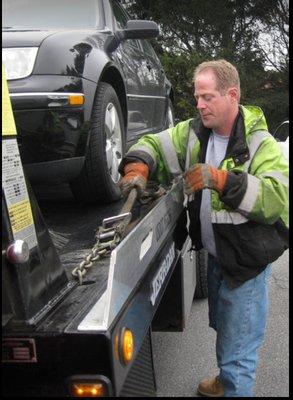 Secure flatbed towing