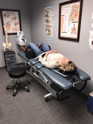 Decompression therapy table