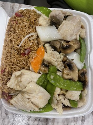 D5. Moo Goo Gai Pan with Pork Fried Rice Dinner