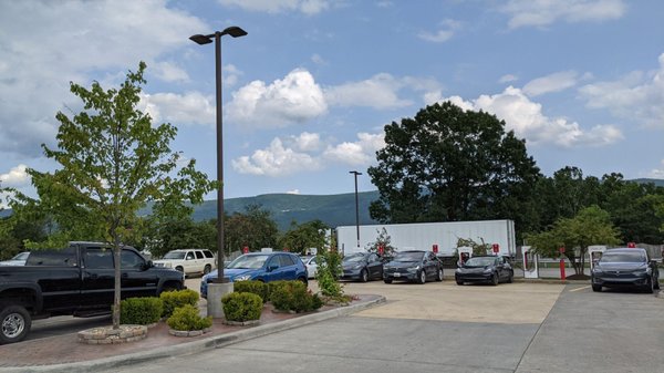 Tesla Supercharger - Mt. Jackson