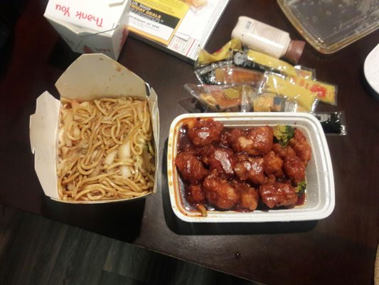 Shrimp Lo mein and General Tso Chicken.