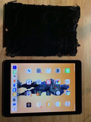 iPad Pro 9.7" LCD and Glass replacement.