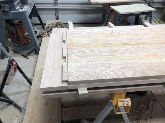 Red oak leaf table