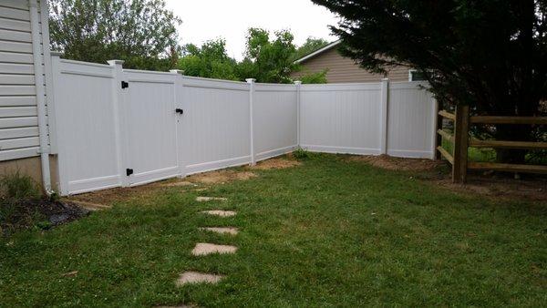 Vinyl fencing