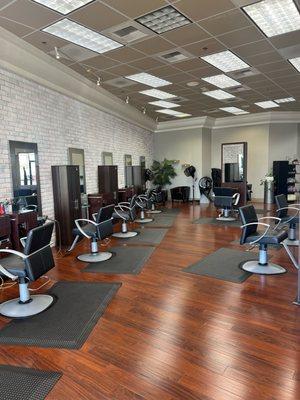 Upscale - Clean Hair Stations