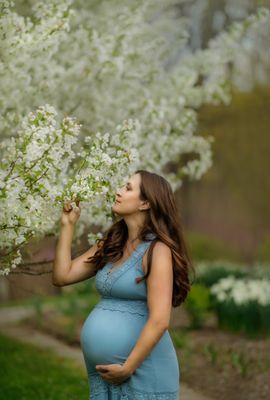 Maternity portrait by Icarus Photography