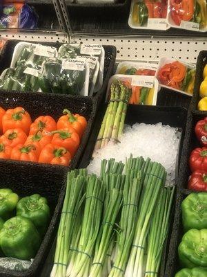 I am so impressed at the beautiful display at the Goodfellow AFB Commissary today.  This Team definitely takes PRIDE in their PRODUCE! ~