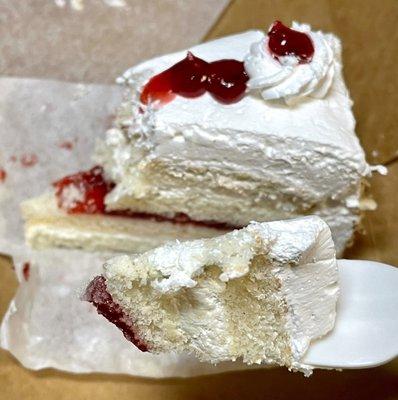 White chocolate raspberry cake