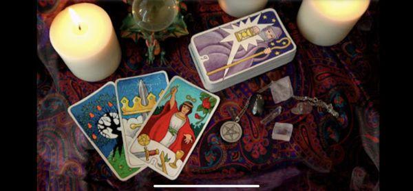 Palm Tarot Card & Psychic Energy Readings