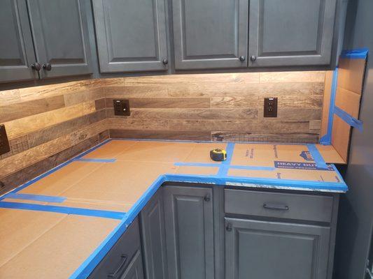 Porcelain 4 x12 backsplash w / protection over marble countertops