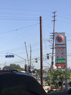 This gas station is by Firestone in Downey look at there prices 20c cheaper