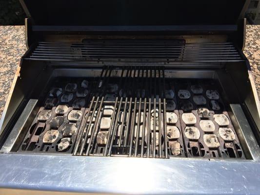 These are their BROKEN grills with NO GRATES by the pool. It's July 4th weekend now and we're obviously not doing any grilling.