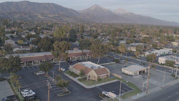 Lone building in front of strip mall!