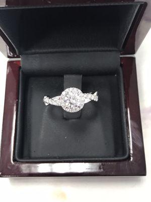 1ct center with halo diamond ring !!!