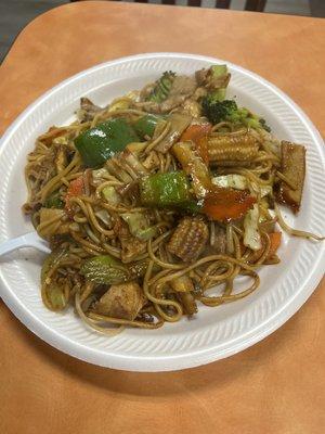 Bowl with veggies, noodles and pork