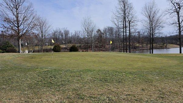 Chipping/putting green