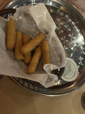 Appetizer:cheese sticks 10/10