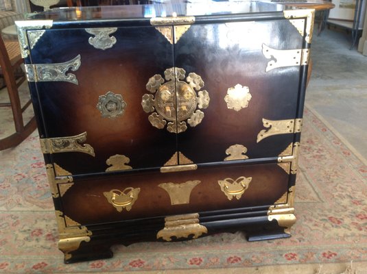 Chinese chest that will take your breath away with the little details