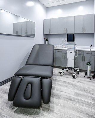 Grant Chiropractic & Physical Therapy treatment room - Chandler Chiropractor