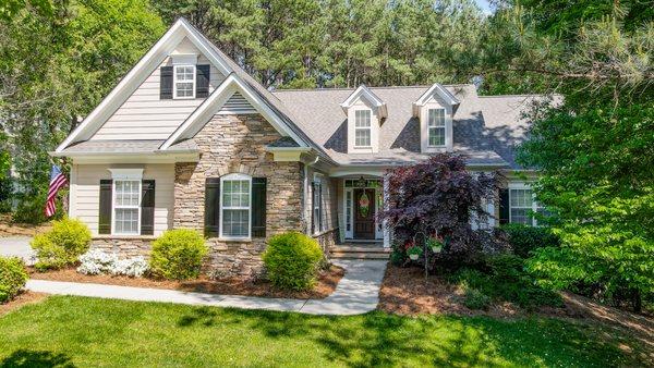 For Sale ! 309 Silvercliff Dr Mount Holly 
5 bedroom, 3.5 baths. 2nd living quarters. Stone Water community.