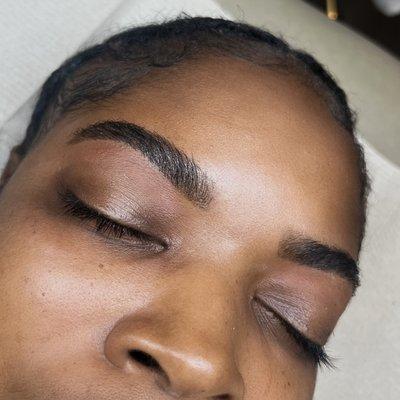 Brow tint & shaping